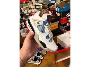 What the 4s 8.5 replacement box